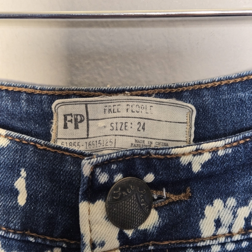 Free People Discharge Bali Flare Jeans Blue Boho Hippie Low Rise Size 24 - Picture 5 of 10